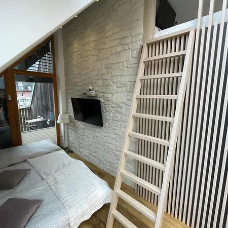 Obsidian Apartment *