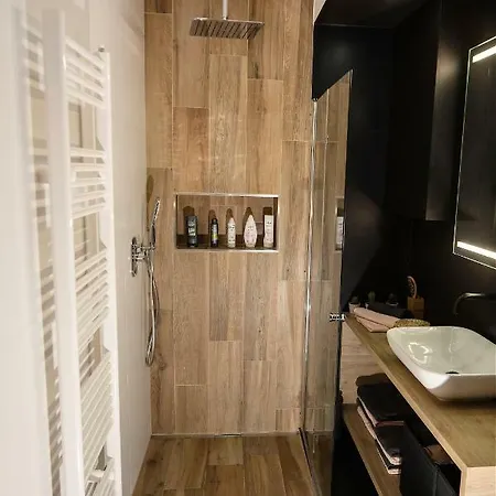 Obsidian Apartment *